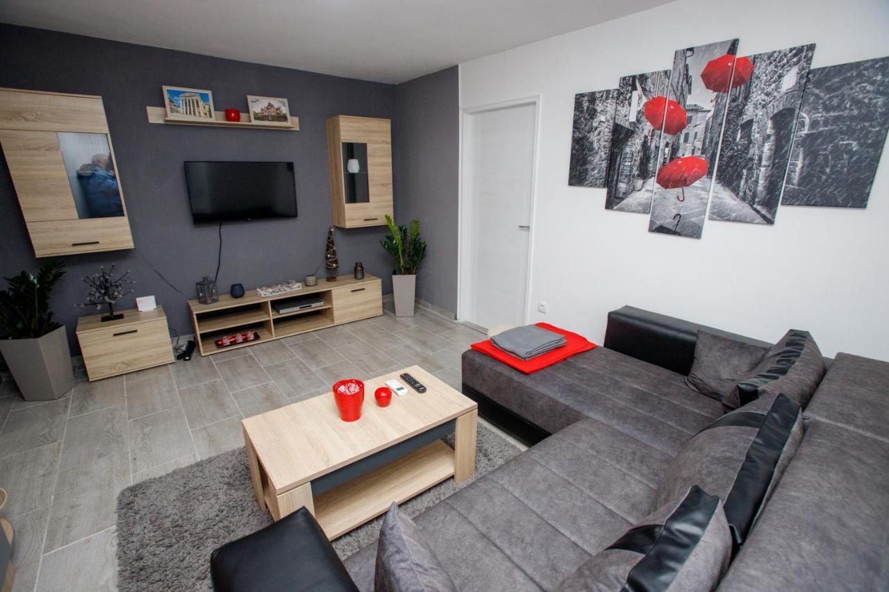 7 Days Premium Apartment Subotica Exterior foto